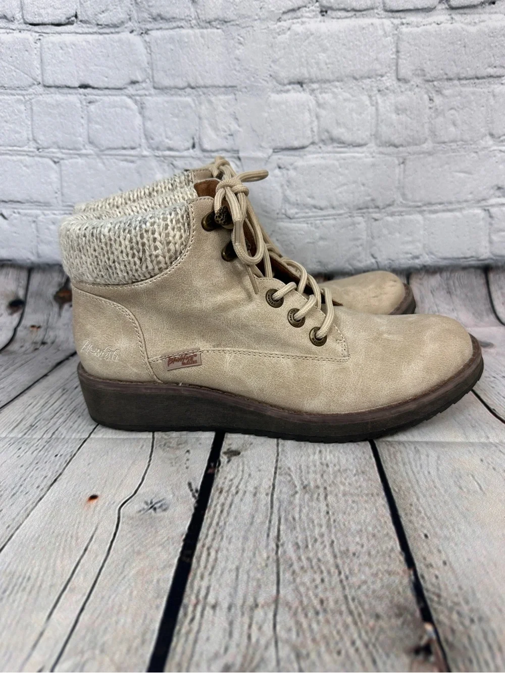 Blowfish Malibu Comet boots size 8.5